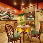 Hotel Henrietta
